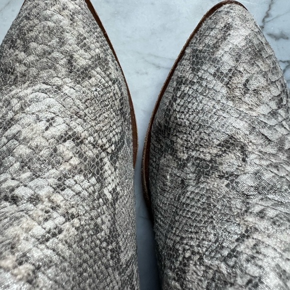 Chinese Laundry Ankle Boot - Picture 6 of 6